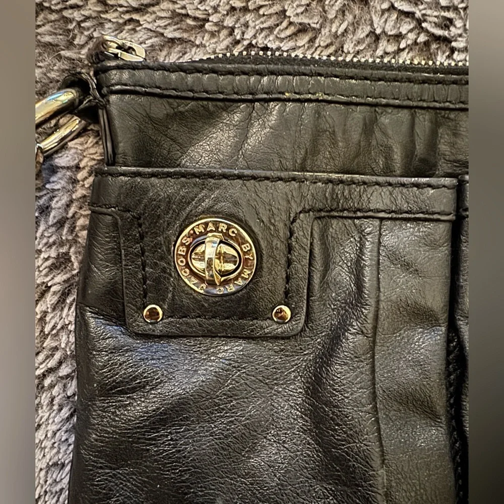 MARC JACOBS Vintage Turn Key Leather Crossbody Bag